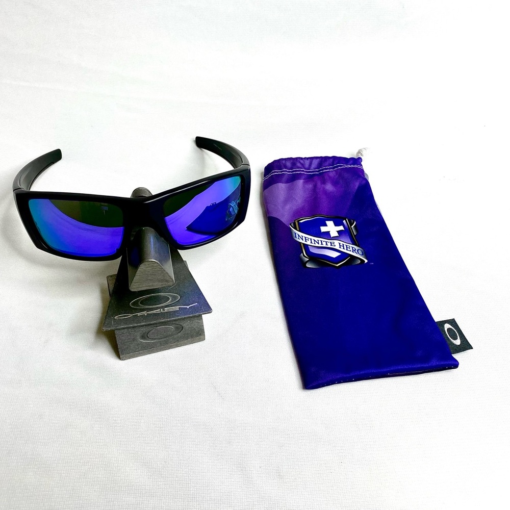 Oakley Infinite Hero Fuel Cell w/violet iridium lenses